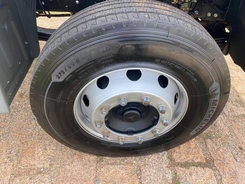 Imagem 14 de 25 de Mercedes Atego 1719/48 - 4x2 - 2018