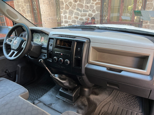 Imagen 8 de 15 de Dodge Ram 4000 2010 Diesel 5.7 Cummins Caja Seca Ram 4000 5t