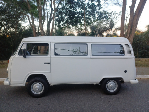 Volkswagen Kombi 1.4 Standard Total Flex 3p