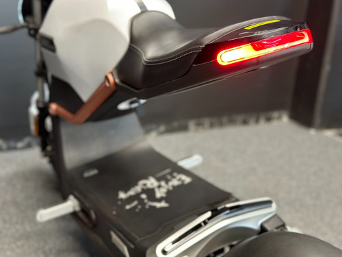 Moto Eléctrica Miku Max Sunra 800w