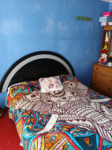 Casa En Venta De 4 Dorm. En Independencia,mirador Viejo