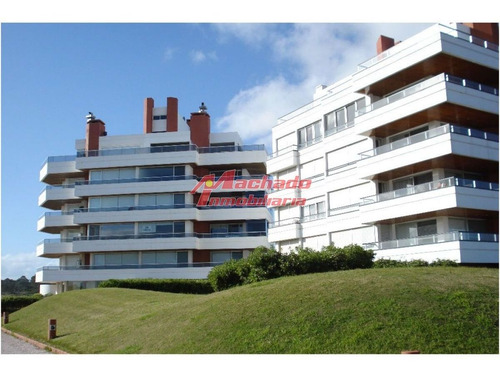 Imagen 25 de 30 de Apartamento En Brava, 3 Dormitorios *