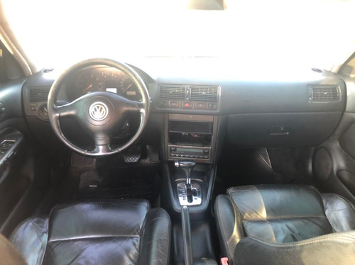 Imagem 7 de 12 de Volkswagen Golf Gti 1.8