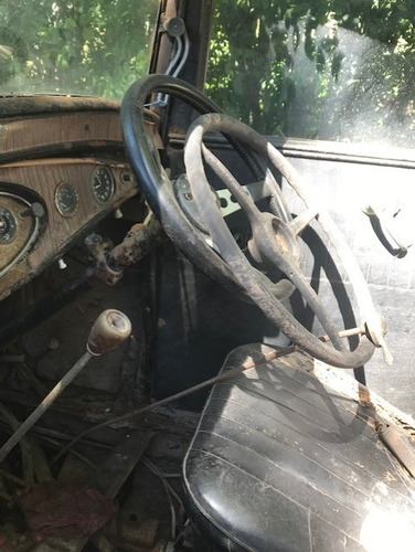 Ford V 8 1932