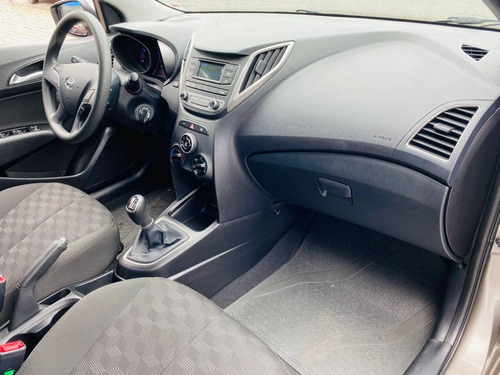 Imagem 14 de 15 de Hyundai Hb20 2018 1.6 Comfort Plus Flex 5p