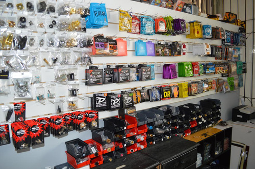 Venta Empresa / Fondo De Comercio Local / Tienda De Instrumentos, Repuestos Y Accesorios Musicales