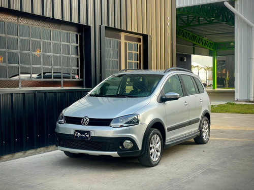 Volkswagen Suran Cross 1.6 Highline 101cv