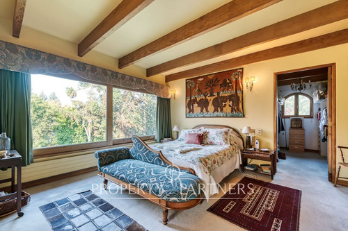 Casa Chilena En Condominio Golf Lomas De La Dehesa