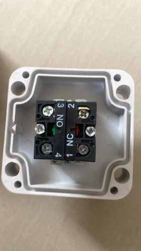 Caja Plástica Para Botón De Emergencia Ncina