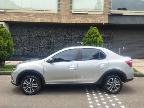 Renault Logan 1.6 Privilege / Intens