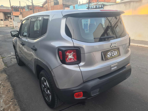 Jeep Renegade 1.8 Flex Aut. 5p