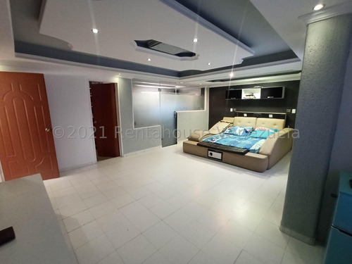Casa En Venta En El Limon Maracay Aragua 23-15629 Irrr