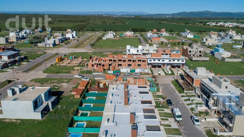 Excelente Lote En Docta Central - Entrega En Diciembre 2025