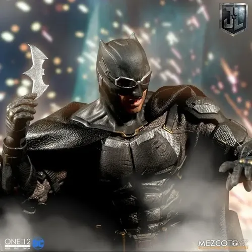 Mezco Justice League One:12 Collective Batman Tactical Suit