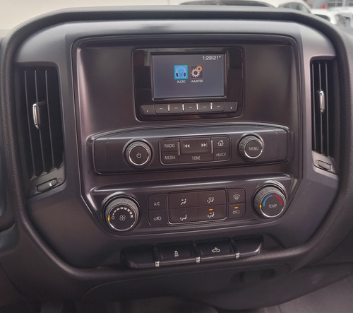 Chevrolet Silverado 4.3 1500 Cab Reg V6/ Man Aa At