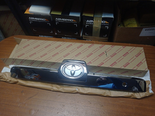 Platina Trasera Cromada Compuerta Toyota 4runner 03-09 Orig