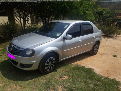 Imagem 6 de 15 de Renault Logan 2013 1.0 16v Expression Hi-flex 4p