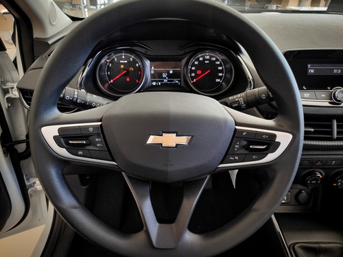 Imagem 11 de 14 de Chevrolet Onix 1.0 (flex)