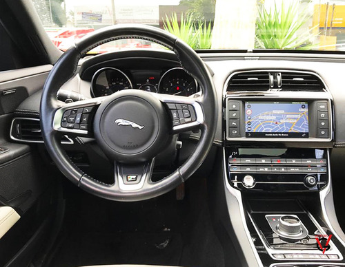 Jaguar Xe R-sport 2.0 Turbo