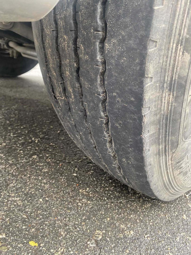 Imagem 5 de 13 de Volvo Vm 220