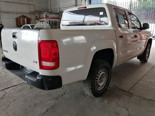 Imagen 4 de 8 de Vw Amarok Tdi Entry 4x2 A/a 2017 Blanco Garantia