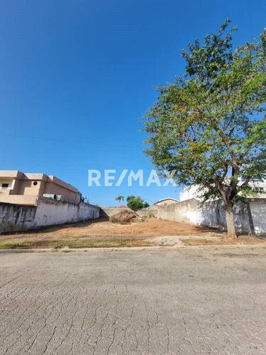 Oportunidad De Construcción Residencial En Zona Exclusiva Con Terreno, Mariño, Porlamar, Isla De Margarita, Nueva Esparta - Cod. 0641