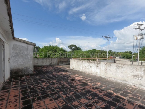 Galpones En Venta Cabudare, Gisselle Lobo Vende 02 Galpones De 485m2 Posee Sala Comedor Cocina Y Terraza Planta Electrica Luz Trifasica Cava Cuarto 2 4 4 6 5 2