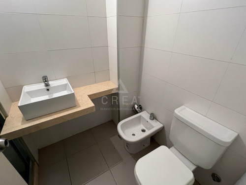 Imagen 8 de 13 de Oportunidad De Negocio! Apartamento En Venta Sobre Avenida Libertador, Aguada, 2 Dormitorios Con Garaje Doble
