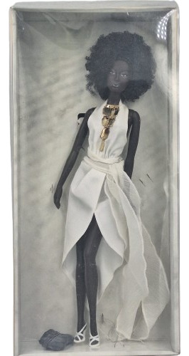 Barbie Nichelle Model Moment Negra Muse Collector