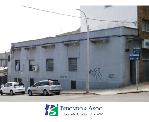 Local Comercial En El Centro A 5 Cuadras De 18 De Julio. Bidondo & Asoc.