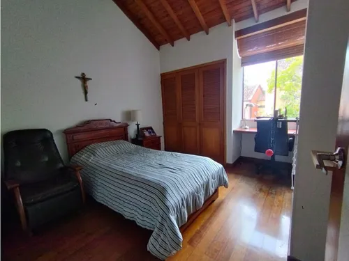 Venta Casa De 3 Niveles Poblado Sector Los Balsos