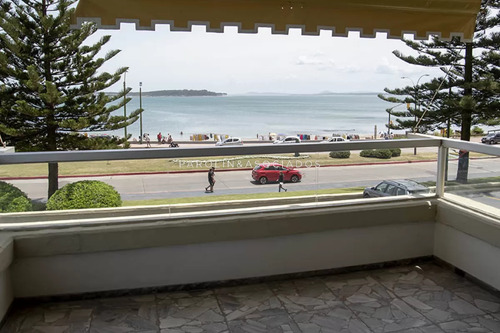 Apartamento En Veneta De 3 Dormitorios En Malecon Iii, Punta Del Este