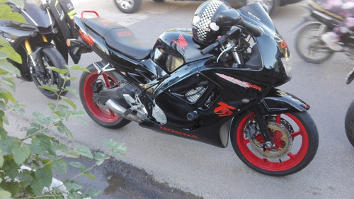 Imagen 2 de 10 de Honda Cbr 600 F3