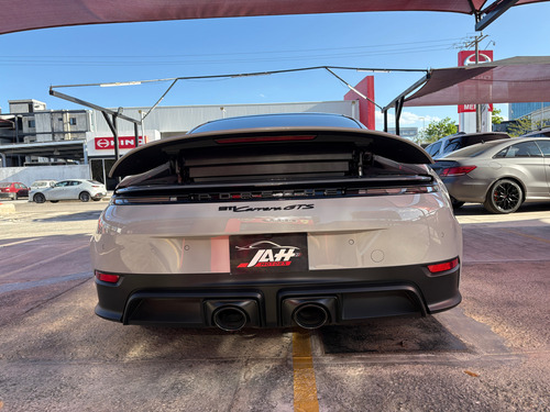 Porsche 911 Carrera Gts 2025