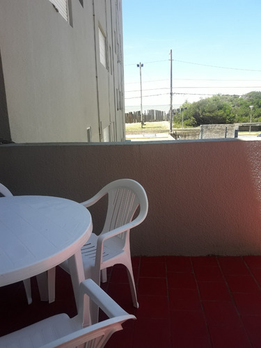 Imagen 9 de 14 de En Venta Departamento 4ambientes Frente Al Mar Con Cochera