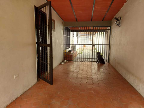 Imagen 8 de 14 de Casa En Urb Los Caobos En Maracay