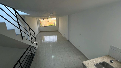 Imagen 11 de 22 de Venta De Casa Multifamiliar Urb. San Jose- Smp