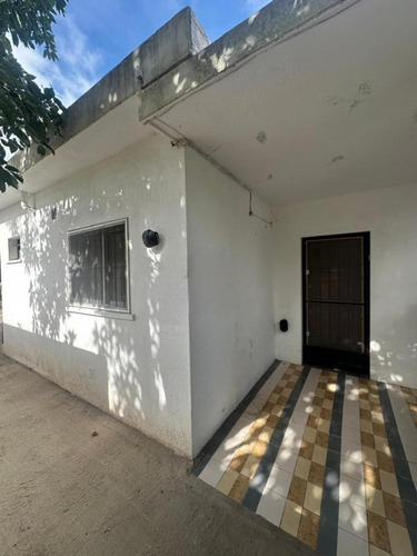 Casa En Venta - 3 Dormitorios 2 Baños - Villa Gesell