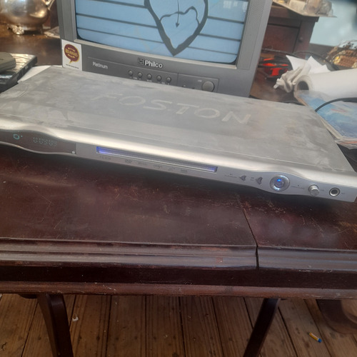 Imagem 2 de 10 de Dvd Player Foston Fs-838 Funcionando E Com Controle