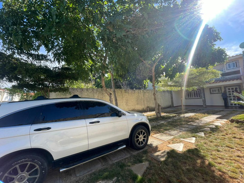 Excelente Townhouse Duplex Urb.brisas De San Miguel A Cinco Minutos Del Sambil