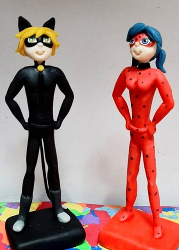 Adorno Torta Ladybug Y Catnoir En Porcelana Fria