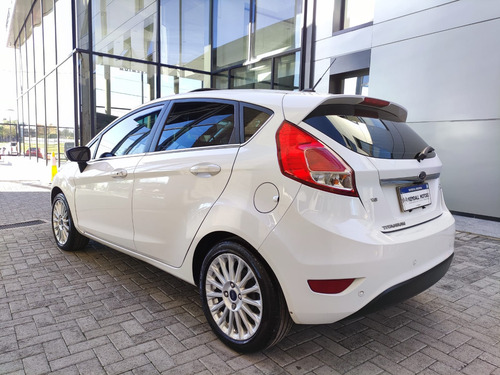 Ford Fiesta Kinetic 1.6 Titanium Powershift 120cv