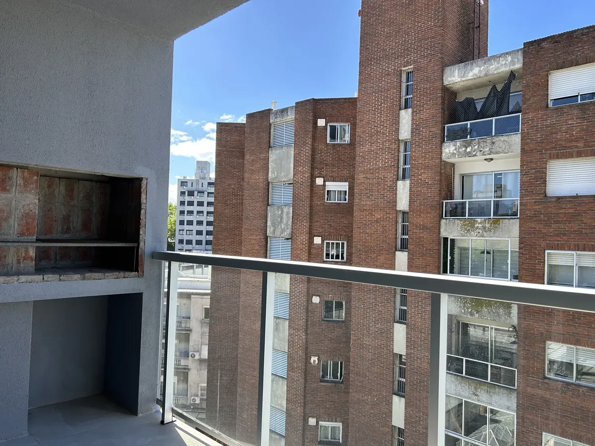 Apartamento A Estrenar Al Frente Muy Luminoso, Con Dos Terrazas, Parrillero, Aires Acondicionados Extractores · Foto 5