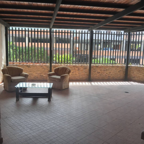 Imagen 5 de 16 de Res Papiros, Mañongo,con Terraza Cod 10347 Yackeline Tovar 04145831984