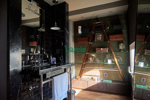 Imagen 12 de 19 de Venta Casa Pocitos, 3 Dorm, 4 Baños, Gge Y Patio Con Parrillero!! - Montevideo Pocitos
