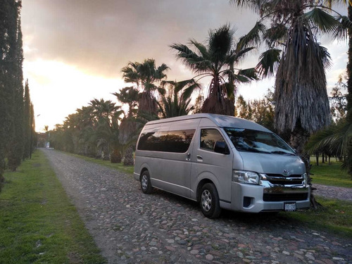 Imagen 2 de 10 de Renta De Camionetas Toyota Y Sprinter Con Y Sin Chofer*