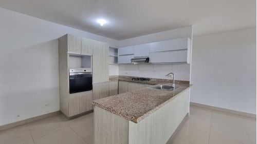 Venta De Apartamento. Ciudad Jardín. Barranquilla.