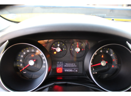 Fiat Punto 1.6 ESSENCE 16V FLEX 4P AUTOMATIZADO