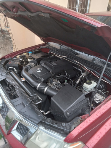 Nissan Frontier Color Rojo Vino 2015 Sv