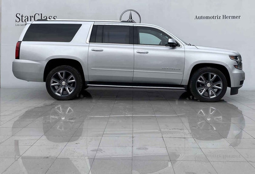 Imagen 4 de 15 de Chevrolet Suburban 2018 5p Premier V8/5.3 Aut 4wd 2da/cubo